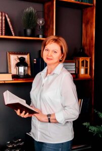Трифанова Лариса Владимировна — биография